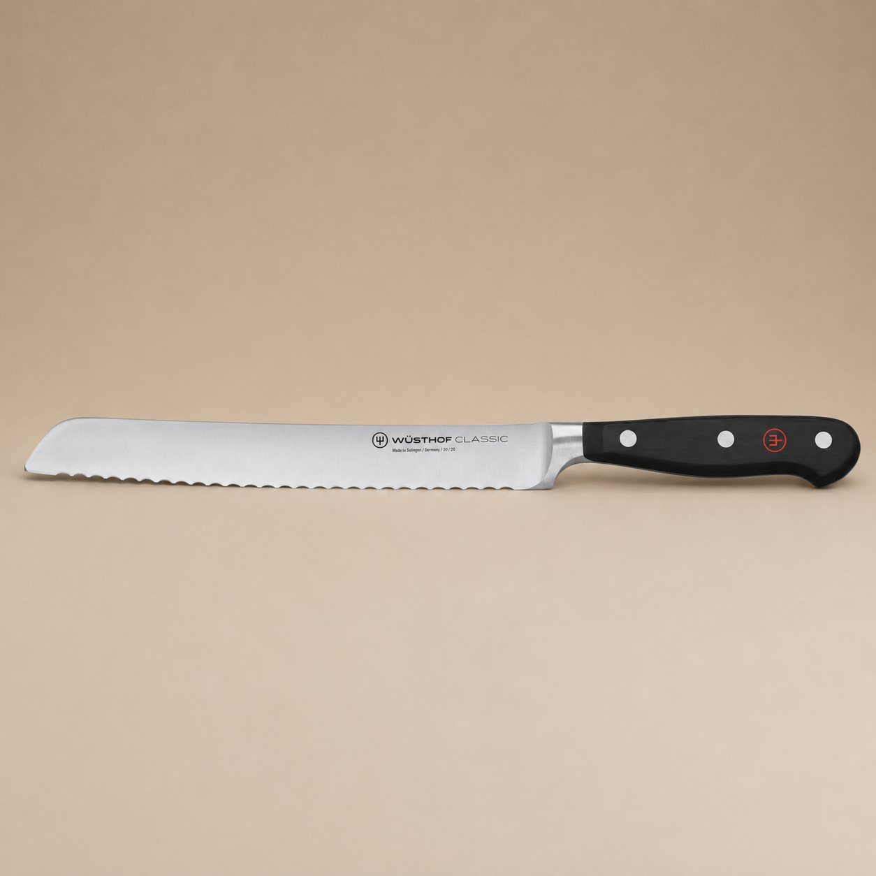 CUCHILLO ASSERRADO PARA PAN CLASSIC 20CM WUSTHOF