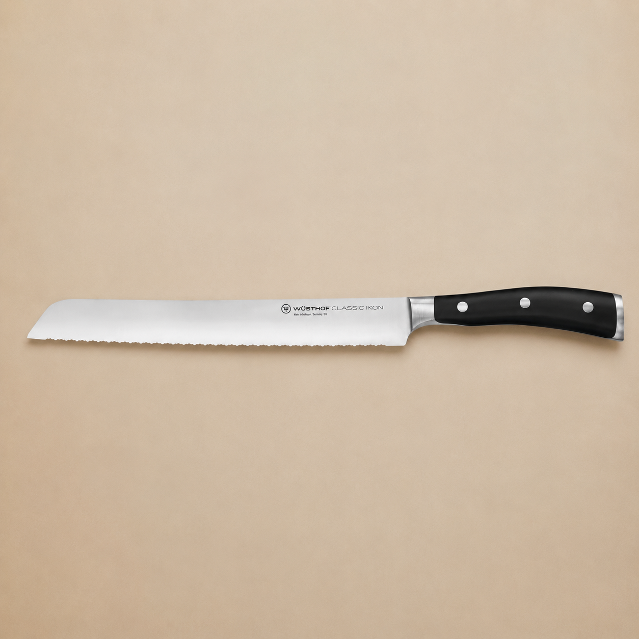 CUCHILLO ASSERRADO PARA PAN CLASSIC IKON 23CM WUSTHOF