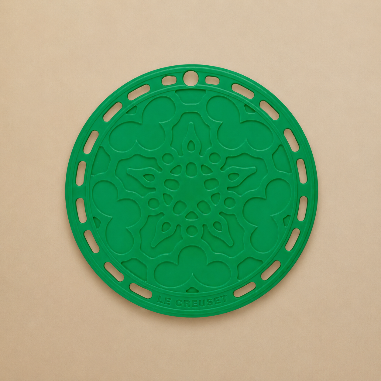 SALVAMANTEL DE SILICONA 20CM VERDE BAMBOO LE CREUSET
