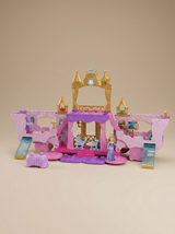 DISNEY PRINCESS CARRIAGE TO CASTLE 2-IN-1 PLAYSET