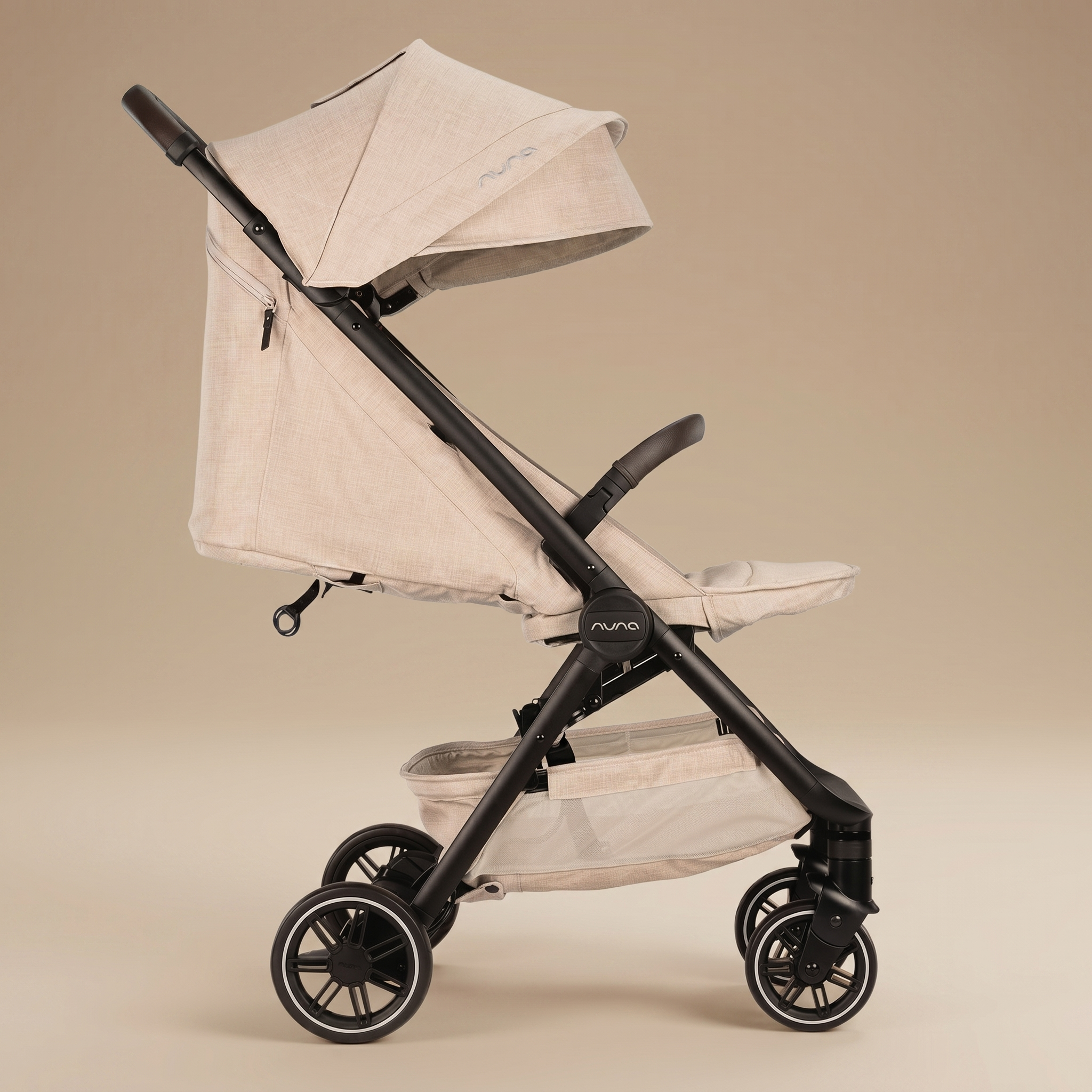 COCHE PARA BEBÉ ULTRALIGERO NUNA TRVL BISCOTTI