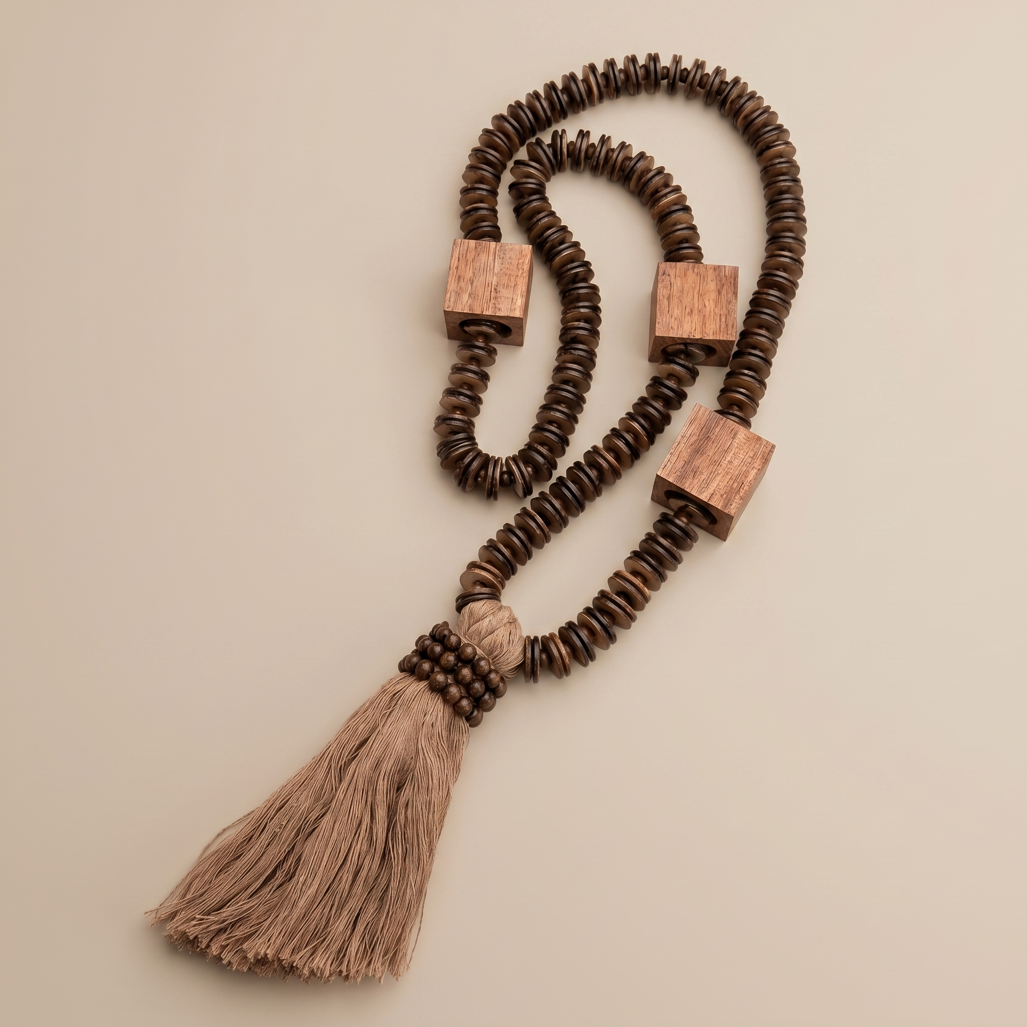 Collar Cubos