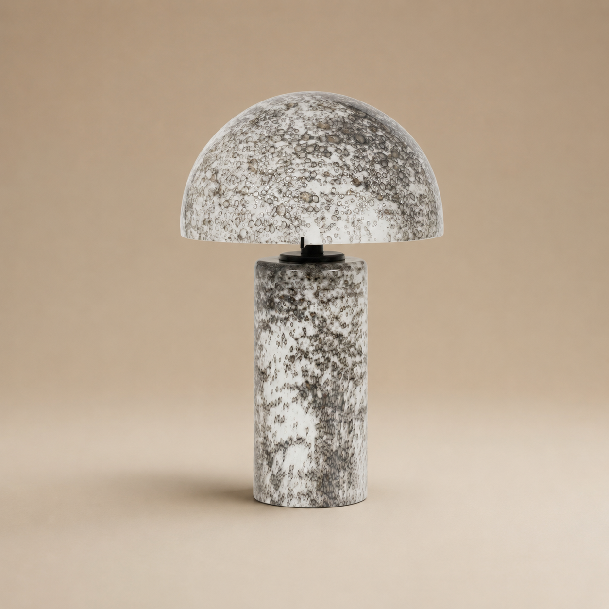 LÁMPARA DE MESA LOLA GRIS