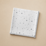 SÁBANA BAJERA ESTAMPADA CUNA ESTRELLAS GRIS/GRIS
