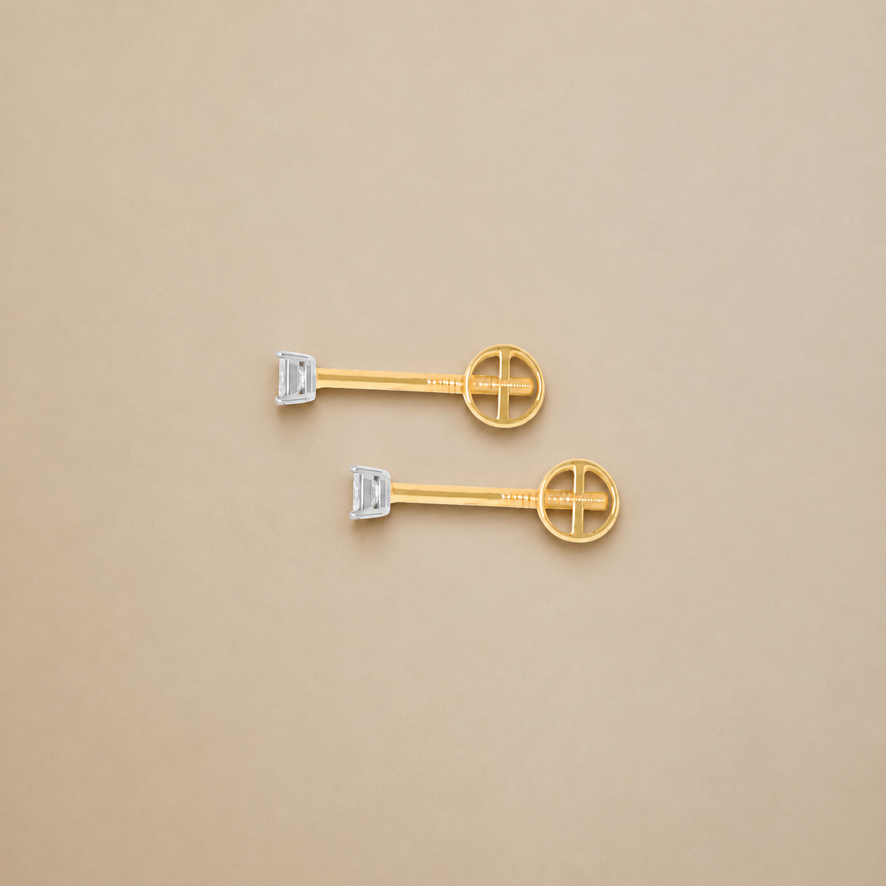 aretes-punto-de-luz-dos-oros-2_eb0d5b30-4891-4ea6-be61-60940921f50f.png