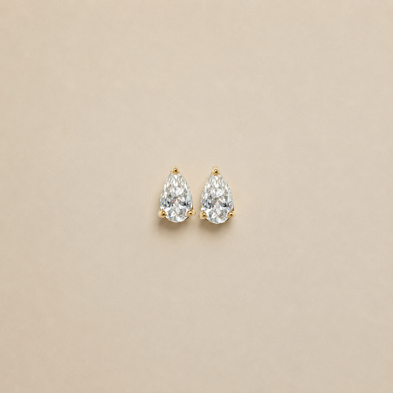 aretes-solitario-con-diamante_d94775e4-0b41-43aa-84e0-bff05a77b50d.png